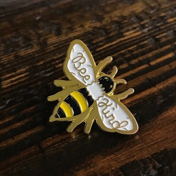 BEE KIND Collectible Enamel Pin Brooch NEW! 388x5 - Picture 5 of 5